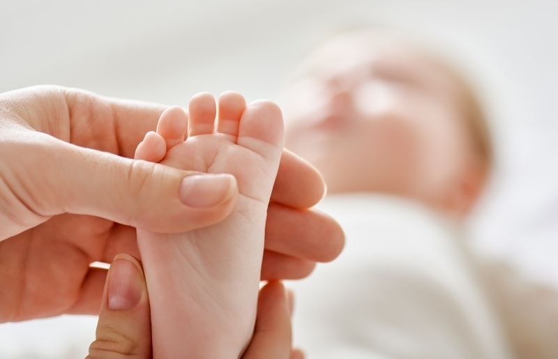 Saiba a importância do exame do pezinho que ajuda a prevenir doenças nos recém-nascidos.